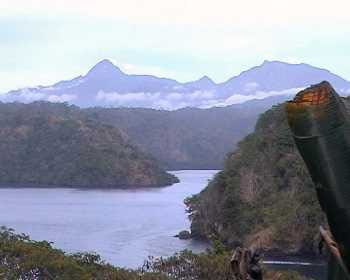 Blick auf Fjord in Tufi, Papua Neuguinea