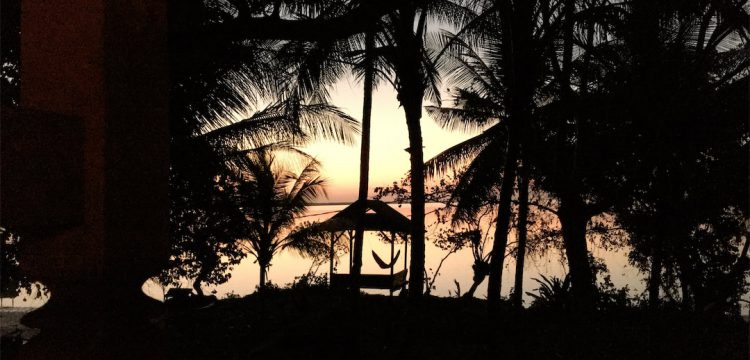 Sonnenuntergang im Hoga Island Dive Resort