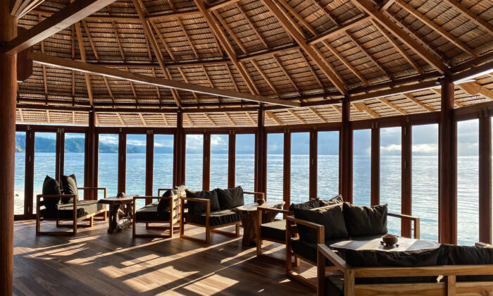 Restaurant des Kusu Island Resorts mit Blick aufs Meer.
