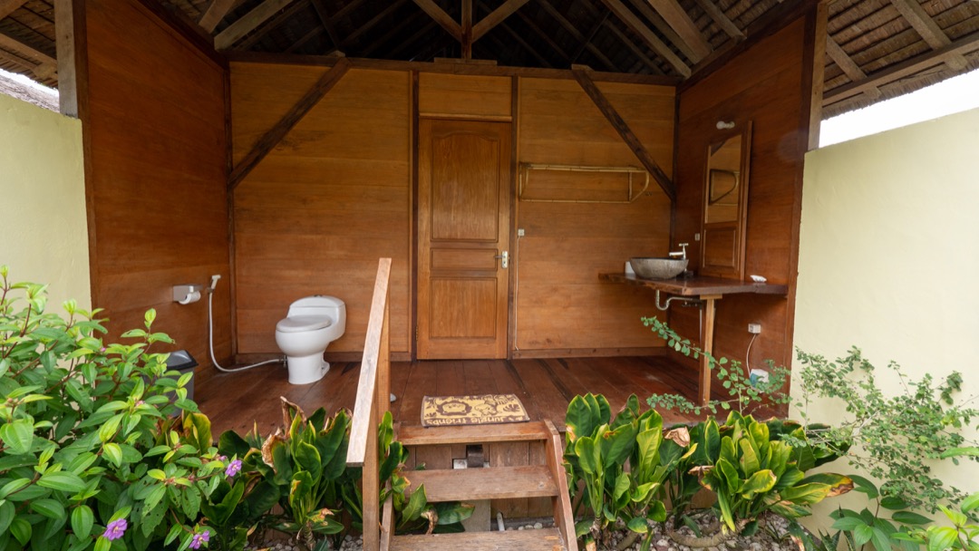 Nakaela Lodge. Bathroom