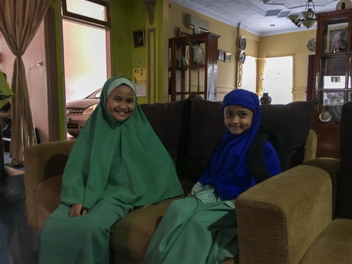 Zwei Mädchen im Hijab